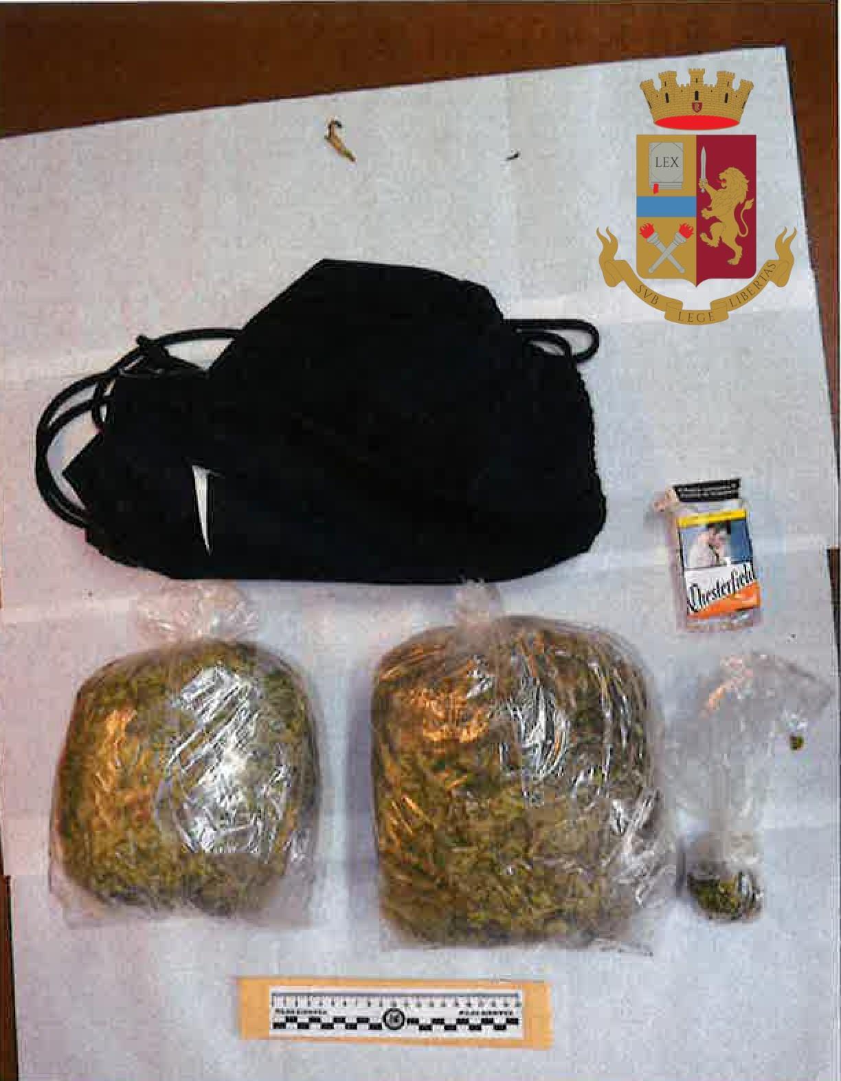Trovato con un chilo di marijuana, arrestato
