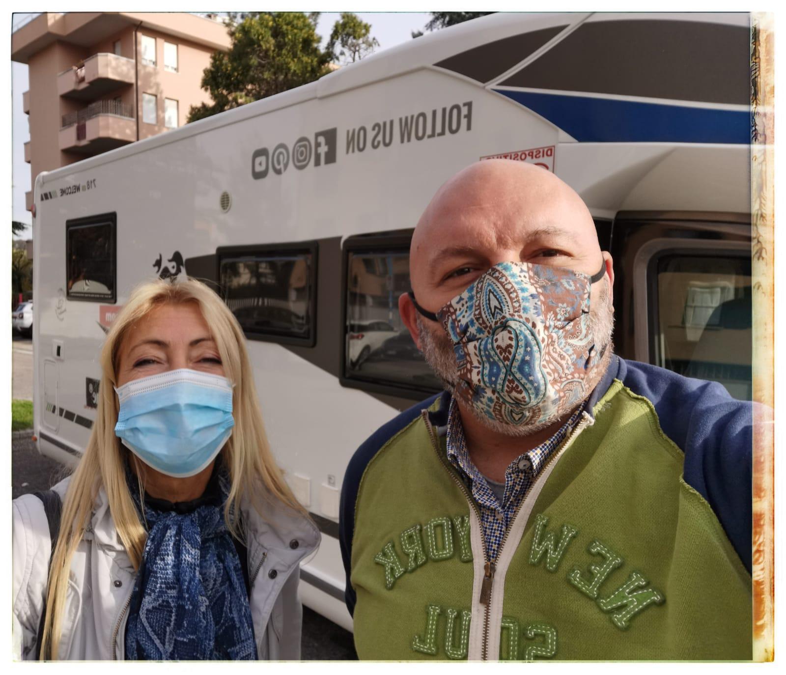 Il vetrinista Berveglieri con il suo camper