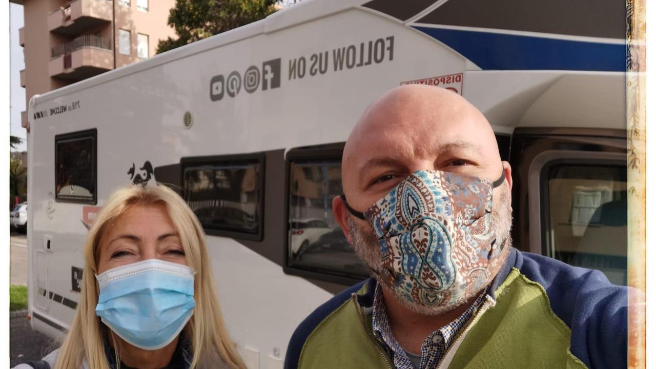 Il vetrinista Berveglieri con il suo camper