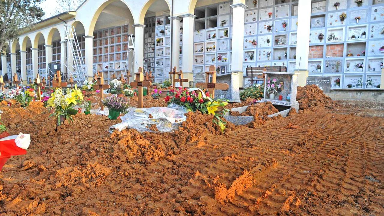 I lavori al cimitero di Casalguidi nel 2012
