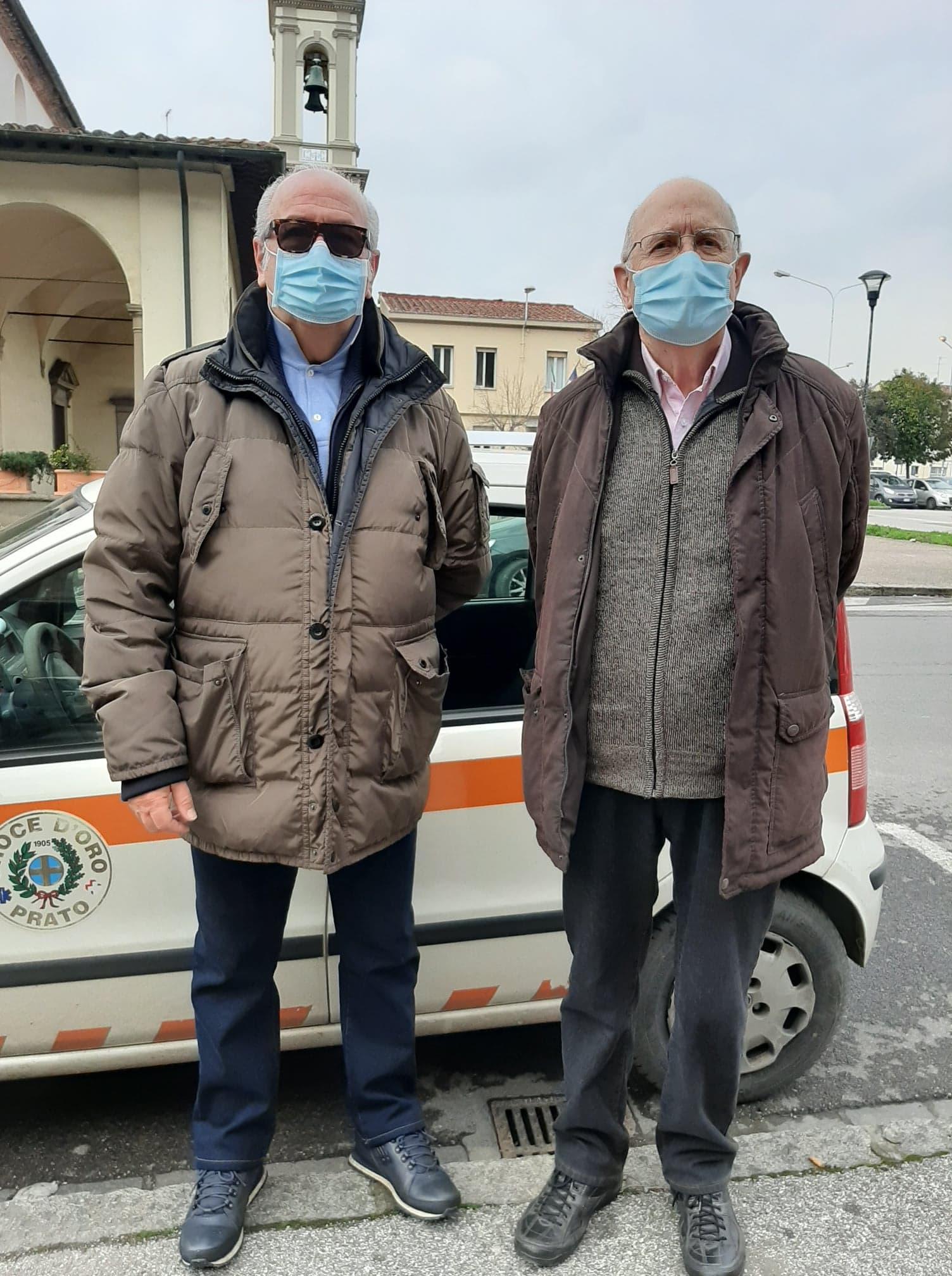 Il presidente della Croce d'Oro Alessandro Coveri con Paolo Moscardi