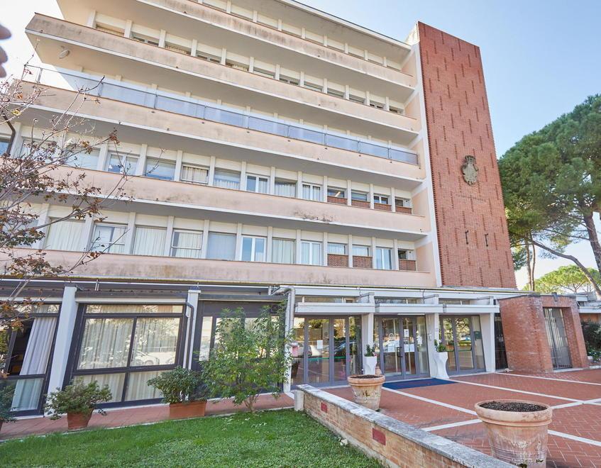 L’ingresso della casa di riposo “Vincenzo Chiarugi” di Empoli