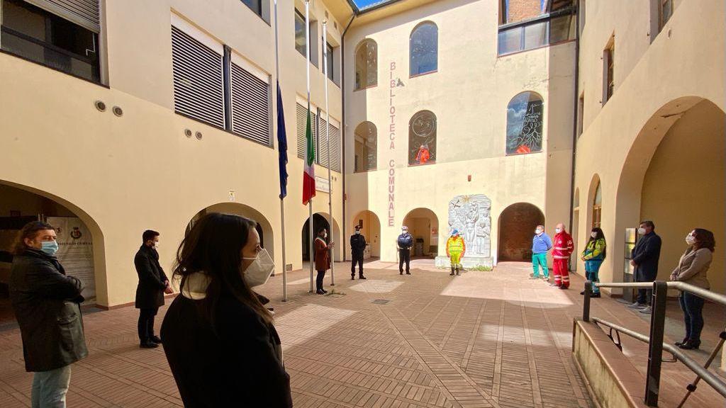 La cerimonia a Certaldo in occasione della prima giornata nazionale in memoria delle vittime dell'epidemia da coronavirus