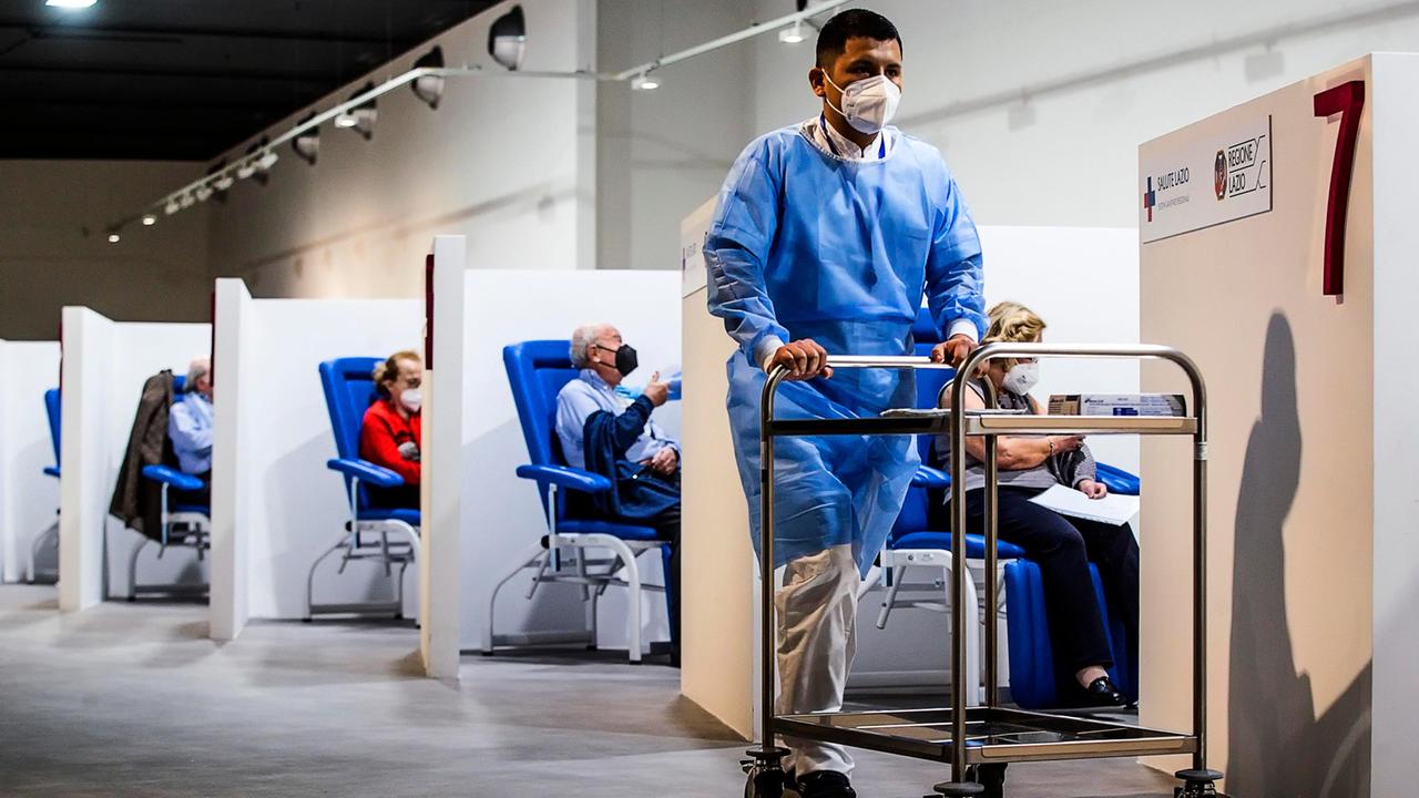 Vaccini in Toscana, anziani e fragilissimi: ecco come riparte la campagna in regione