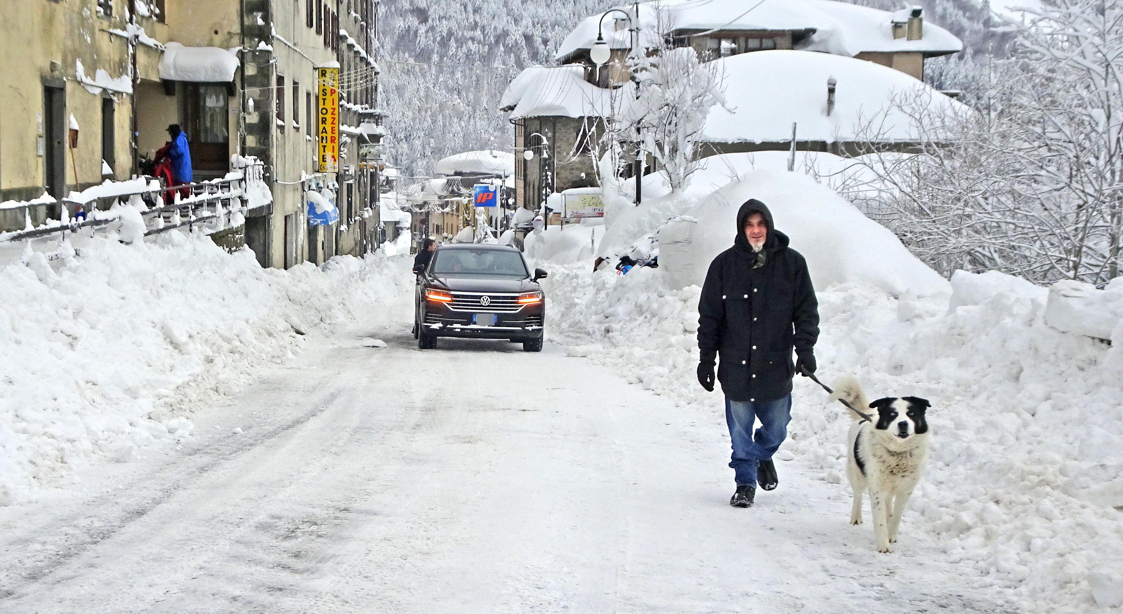 Neve, codice giallo sabato 20 marzo sull'appennino tosco-romagnolo 