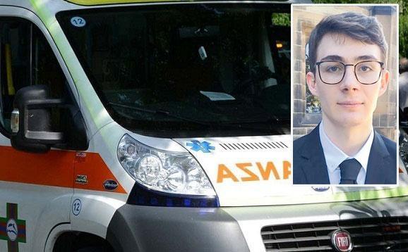 Carrara, l'addio a Leo di amici ed ex compagni di scuola: «Eri un gentleman, quante volte mi hai suggerito» 