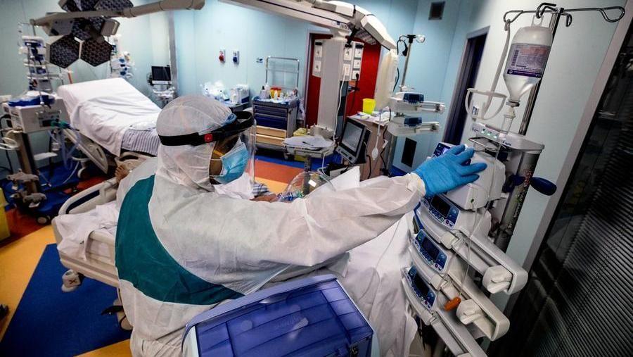 Covid, 111 nuovi casi e quattro decessi a Prato