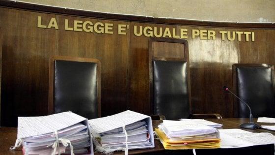 Rubava alle clienti in palestra ma per i disturbi alimentari
