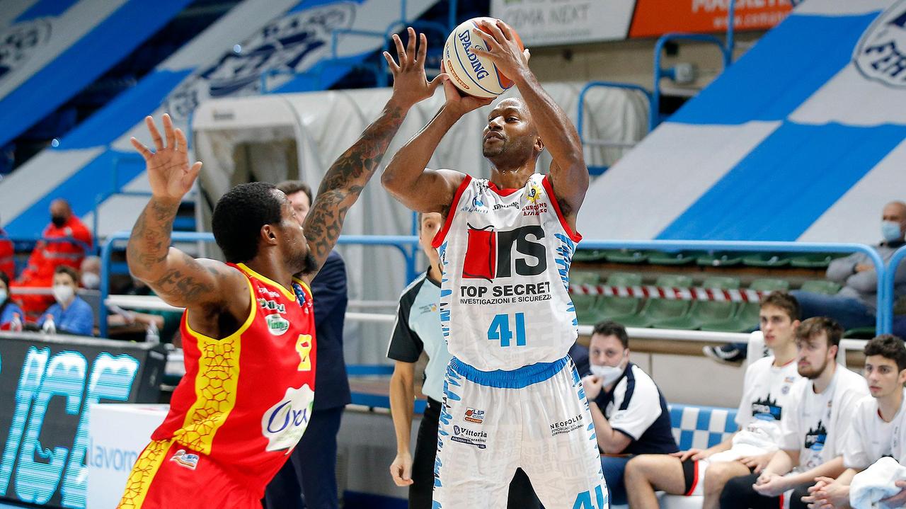 Annullato il ko a tavolino: Ravenna-Ferrara di basket dovrà essere giocata