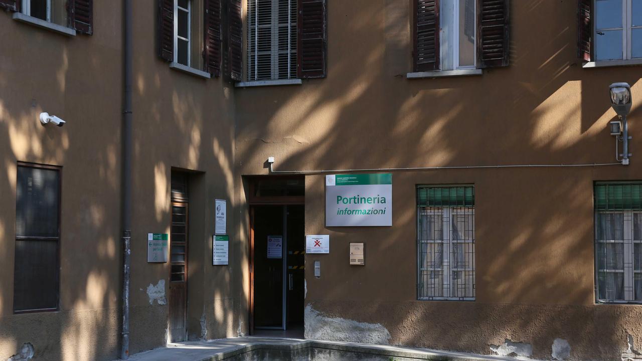 Appalti mascherine, ispezione della Guardia di Finanza all'Ausl di Reggio Emilia