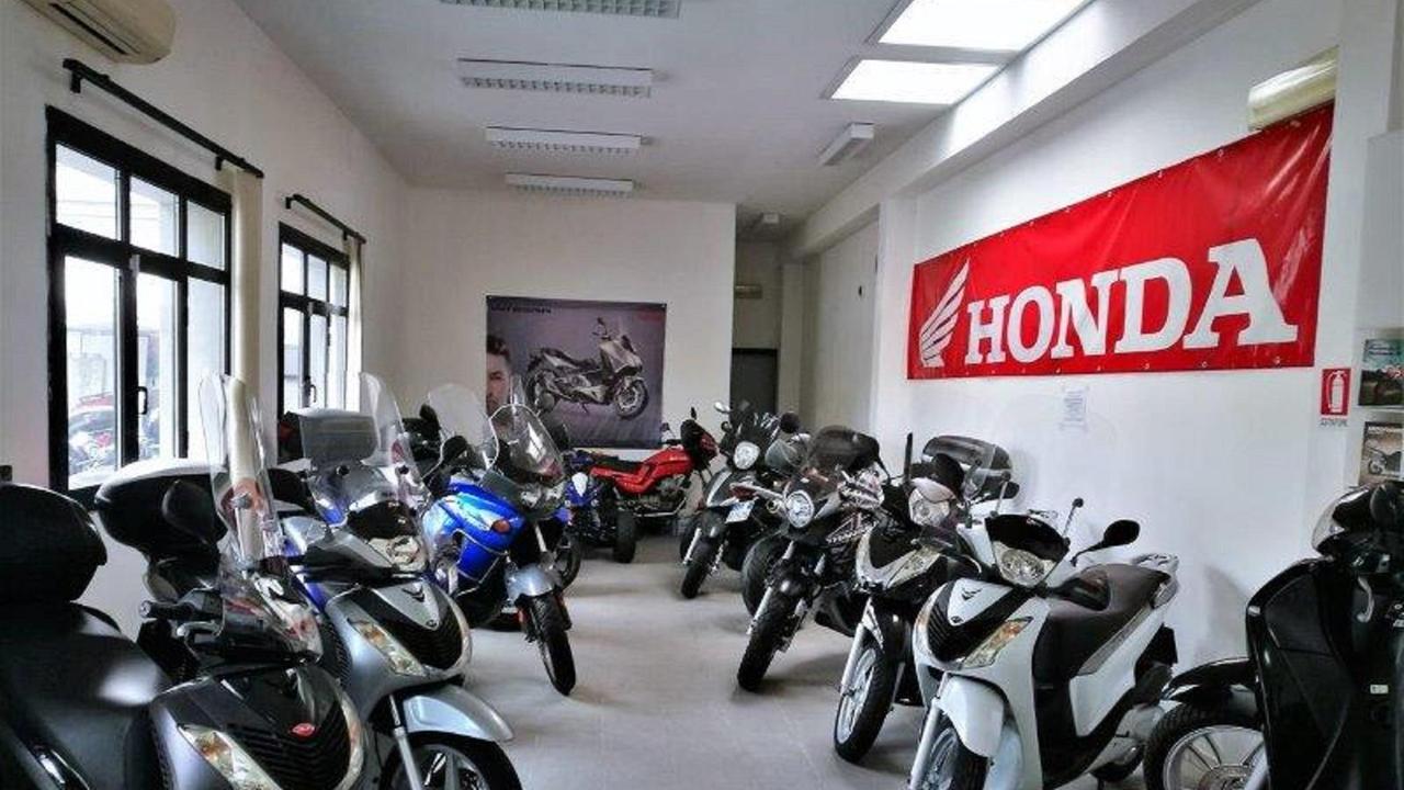 L'interno della Rms Motor di Livorno