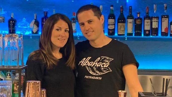 Devono inaugurare il cocktail bar in centro da dodici mesi «Non ci arrendiamo»