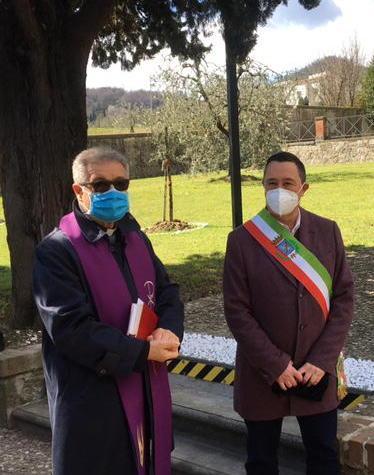 Il giardino della memoria Dieci ulivi per ricordare le vittime della pandemia 
