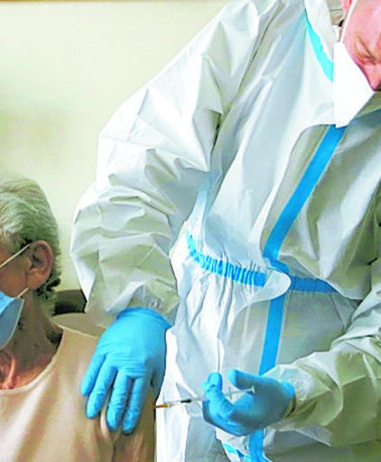 AstraZeneca, via libera anche in provincia Oggi alle 15 riparte la campagna vaccinale 