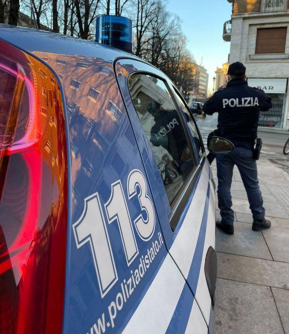 Nel cuore della notte fuori casa senza motivi Multati dalla polizia