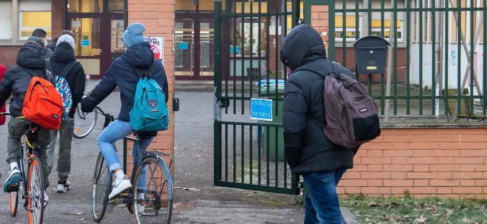 Effetto Covid sui giovani lontani dall scuole, e aumenta il disagio emotivo 