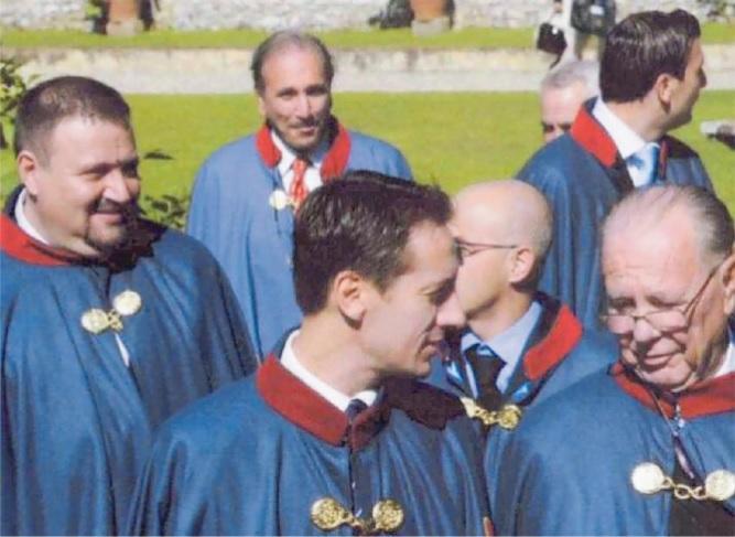 L’ambasciatore Attanasio (al centro) il giorno dell’investitura nell’Ordine Costantiniano a Lucca