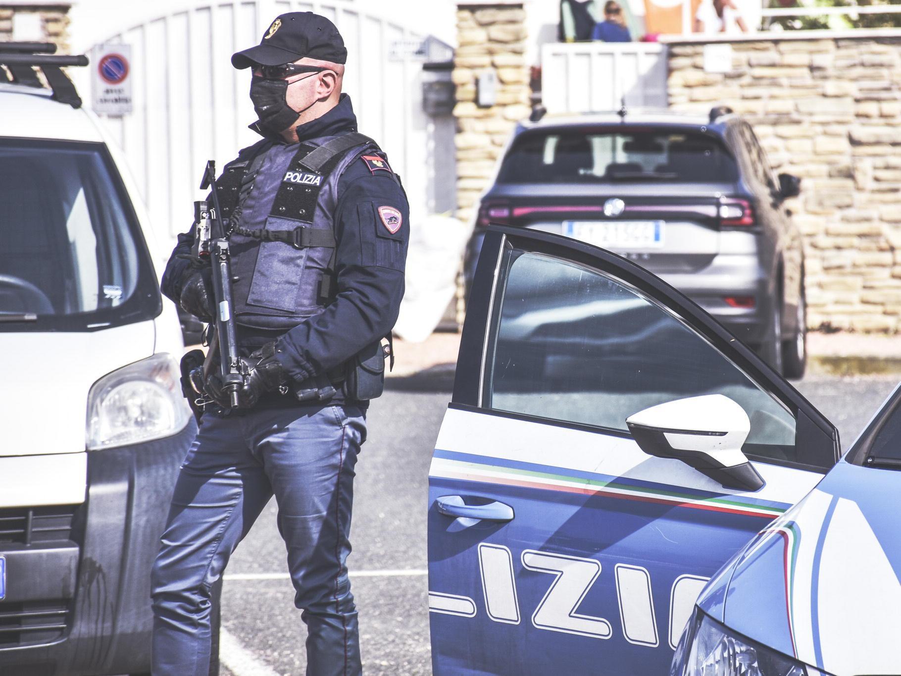 Un poliziotto