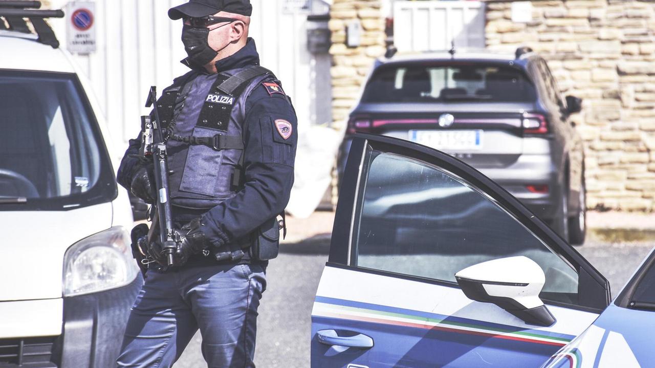 Un poliziotto