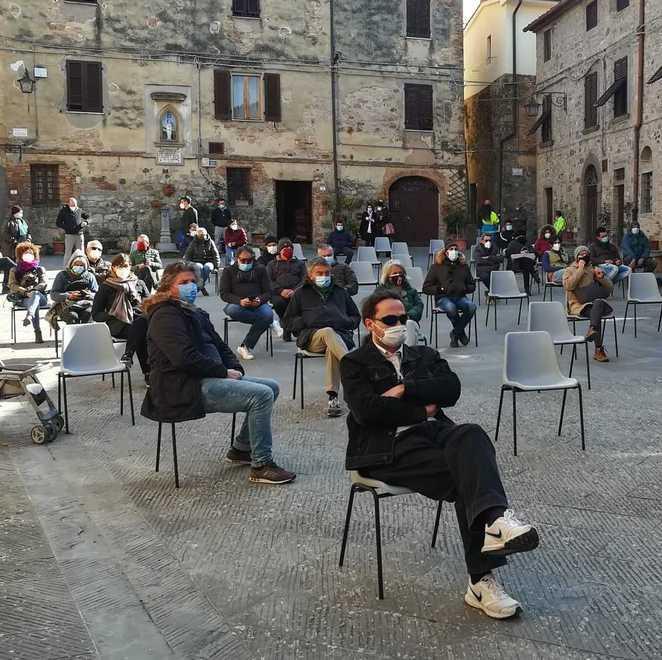 Il dibattito pubblico sulla discarica della Grillaia in piazza a Chianni