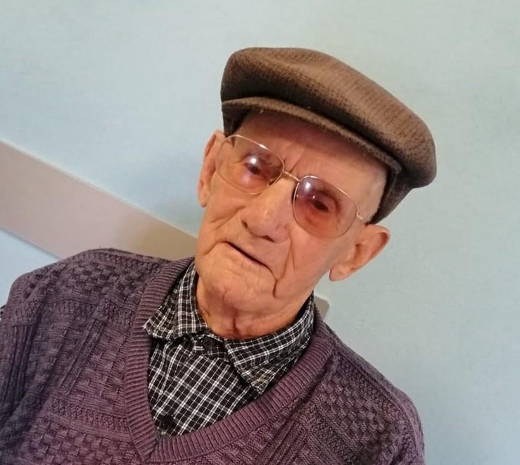  Un buon bicchiere di vino per brindare ai 100 anni Auguri a Giuseppe Carletti 