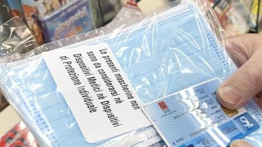 Calci, riparte per tredici giorni la distribuzione di mascherine