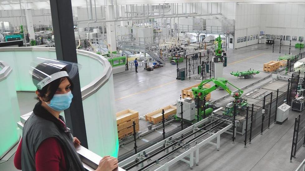 Moda, calano le industrie Flessione per la ceramica