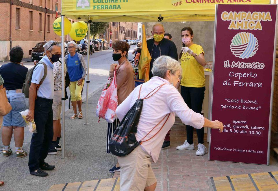 Festa di primavera al Mercato Coperto di Campagna Amica 
