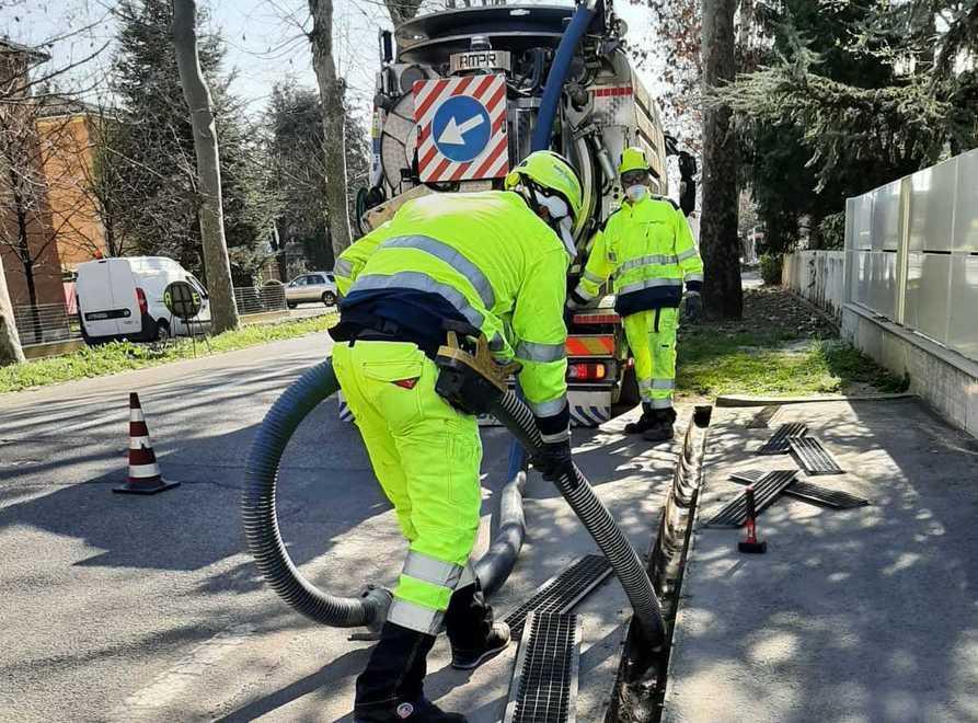 Oltre 1 milione di euro per pulire le caditoie e le griglie stradali