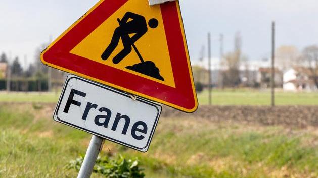 Una frana di 500 metri sulla strada provinciale 22