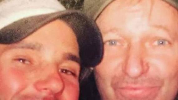 Vasco “capovolge” la festa del papà: gli auguri ai figli