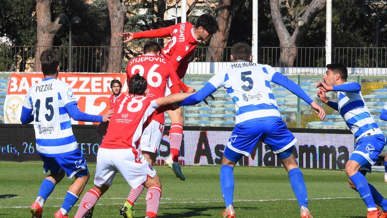 Un'azione della partita (foto Agenzia Bf)