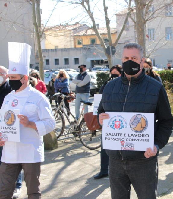 Storie di attività chiuse e lavoro perso: «Diteci come facciamo a campare» 
