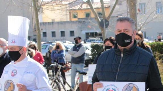 Storie di attività chiuse e lavoro perso: «Diteci come facciamo a campare»