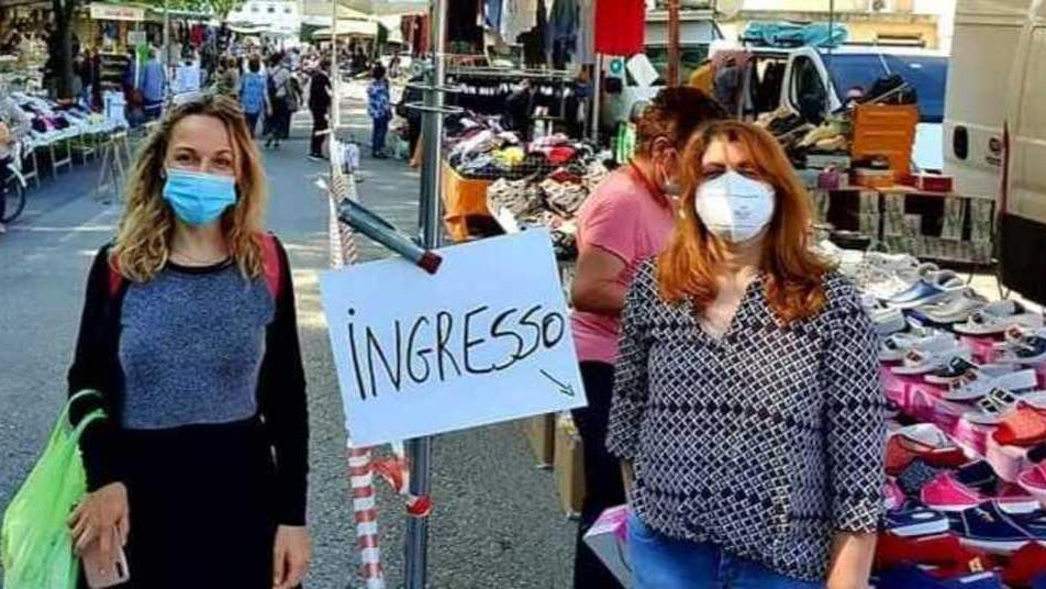Spazi ampi area verde e posteggi per i clienti