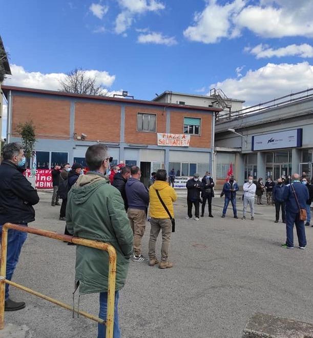 Il presidio alle acciaierie Jsw avanti fino alla convocazione 