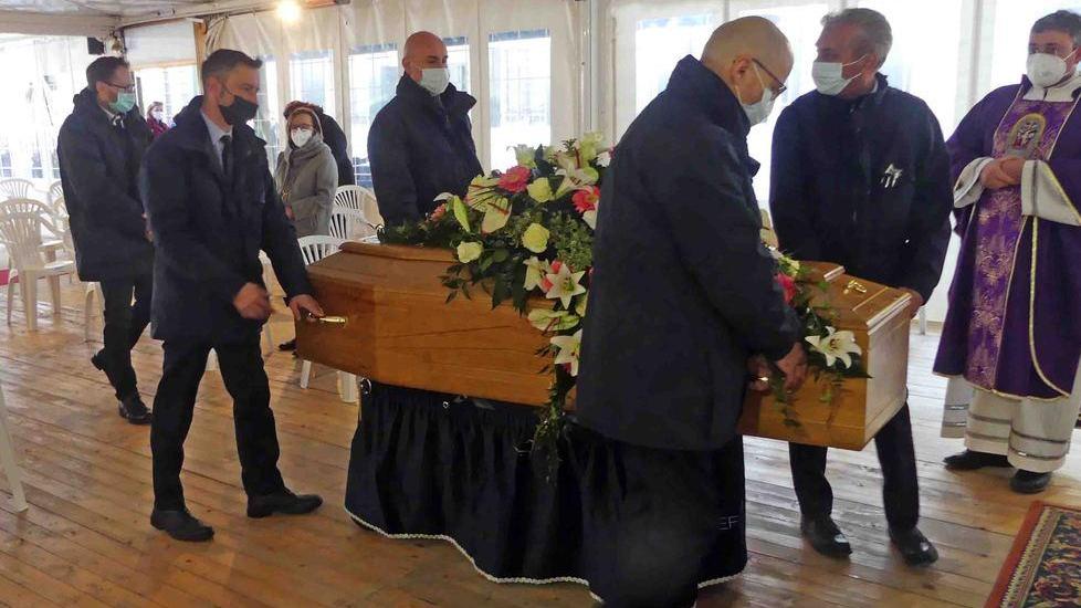 Commovente addio a Monica