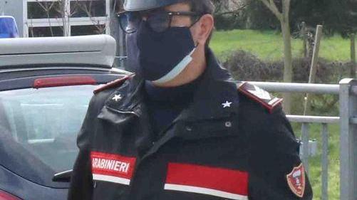 Paga con assegno falso Denunciata una donna