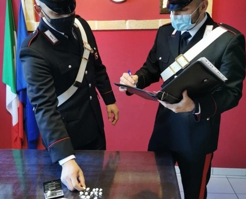 Pensionato di 70 anni sorpreso e arrestato per spaccio di cocaina 