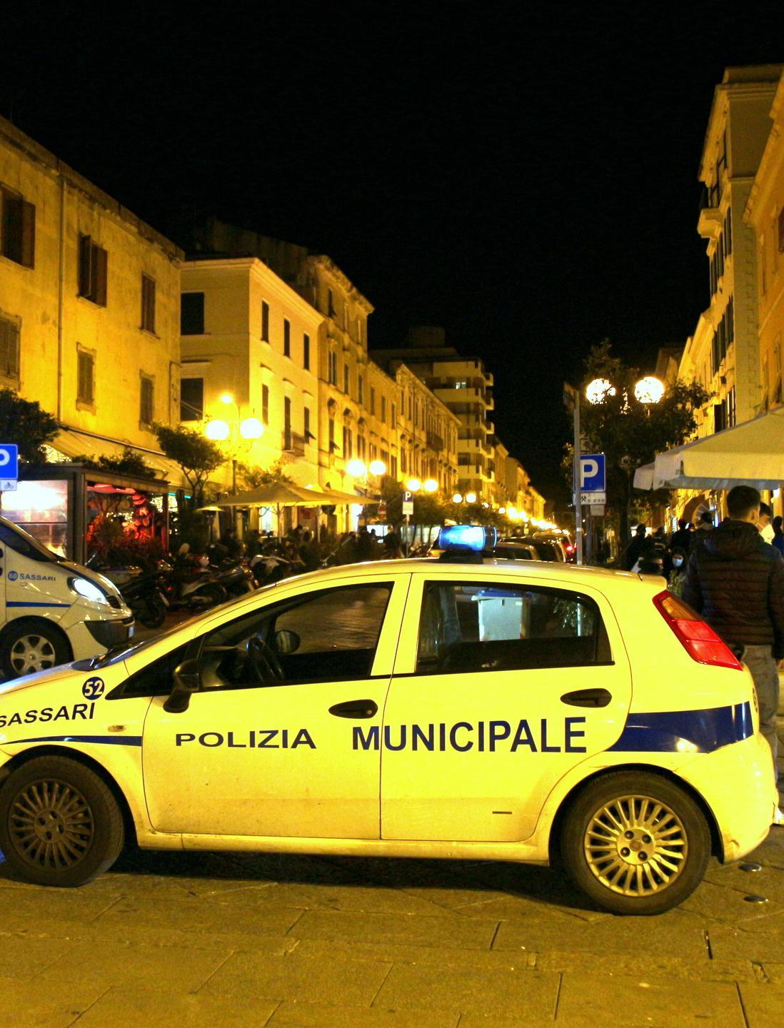 Sassari, divieto di consumo di alcol nelle aree pubbliche dalle 19 alle 6