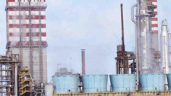 Petrolchimico, la Cgil: «Senza il cracking le multinazionali via da Ferrara»