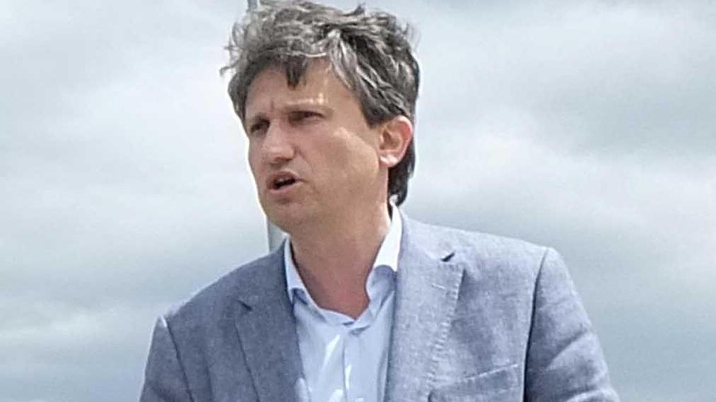 Il sindaco di Vecchiano Massimiliano Angori