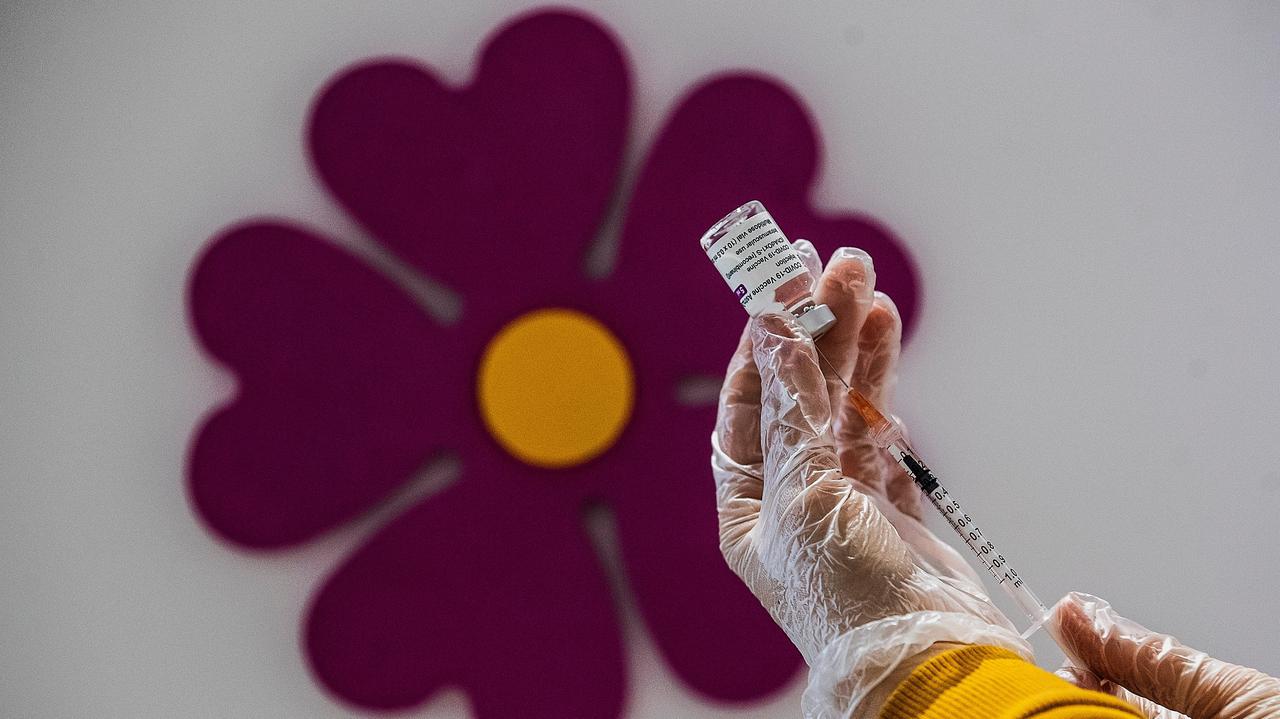 Vaccini in Toscana, via alle vere prenotazioni per i fragilissimi: come fare e da quando ci saranno le dosi