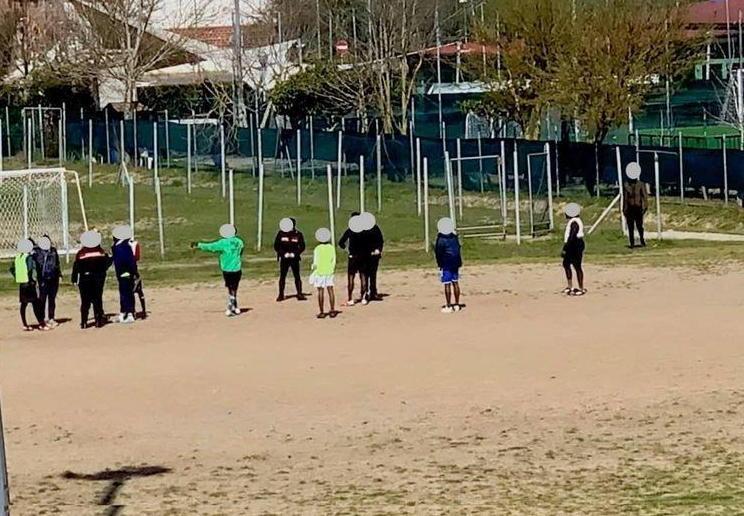 La foto col blitz dei carabinieri postata su Facebook da Stefanelli