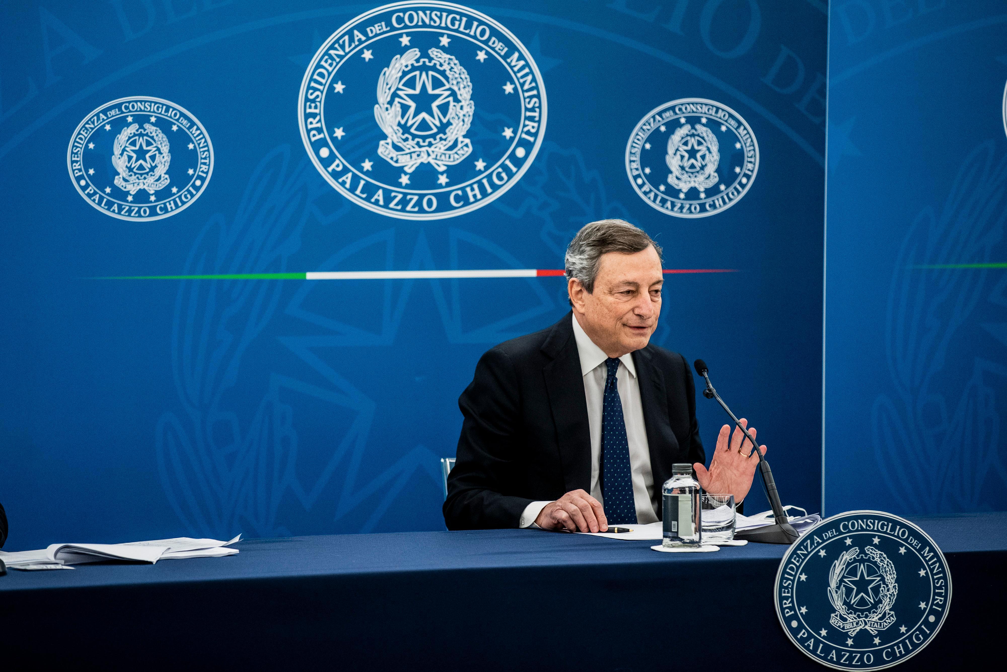 Mario Draghi durante la presentazione del Decreto Sostegni