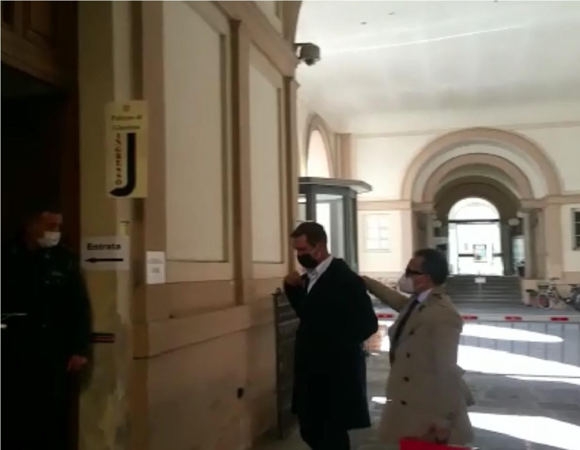L'arrivo di Cipollini in tribunale