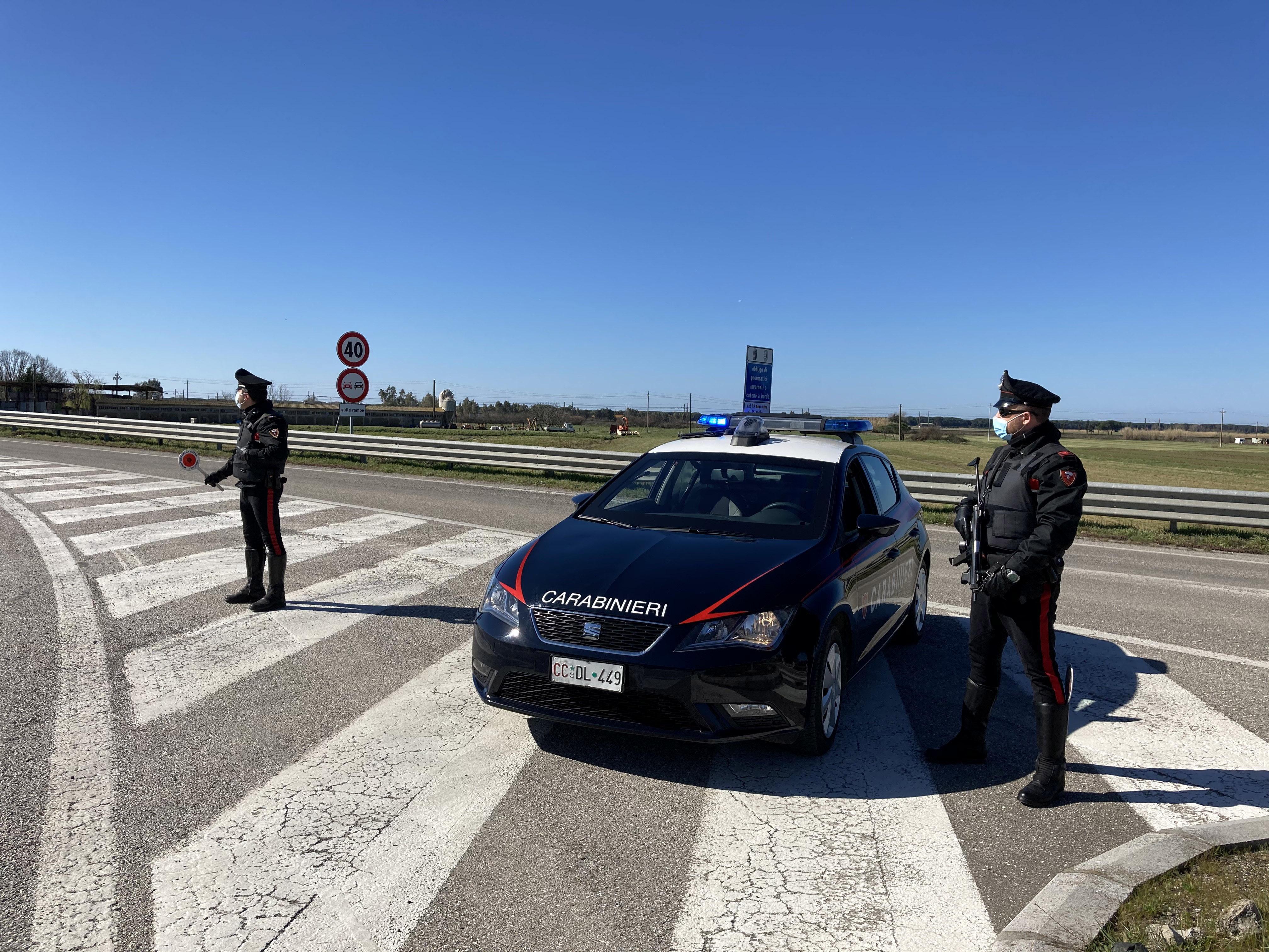 Controlli dei carabinieri sull'Aurelia (foto d'archivio)
