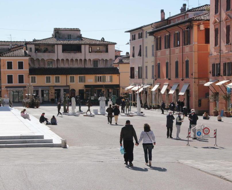 Piazza Duomo a Pietrasanta (ore 16)