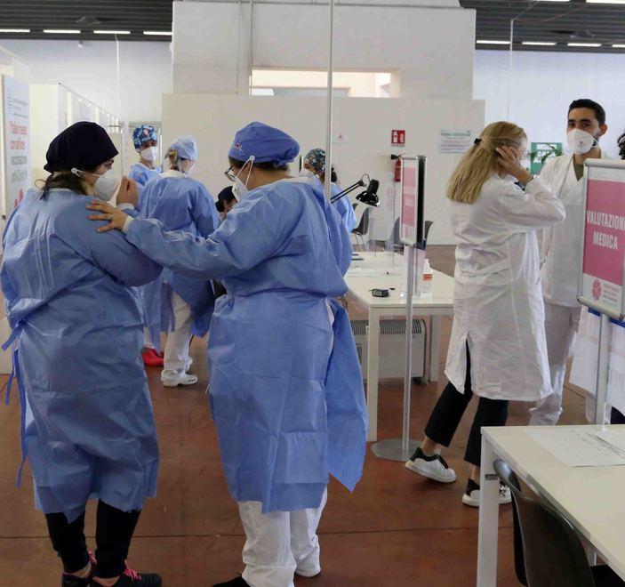 Tante vaccinazioni di domenica Per molti risulta il giorno ideale