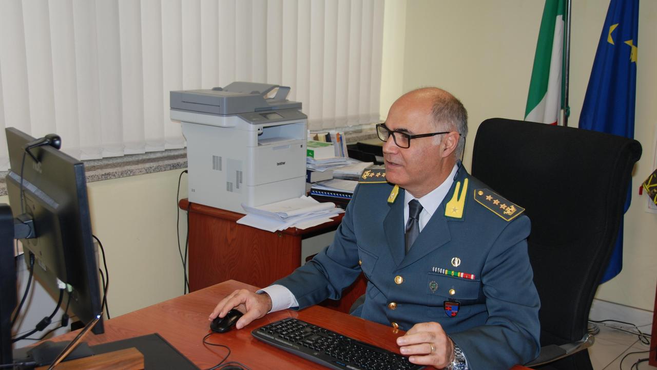 Vignola Mustang e 4 case sequestrate a un evasore